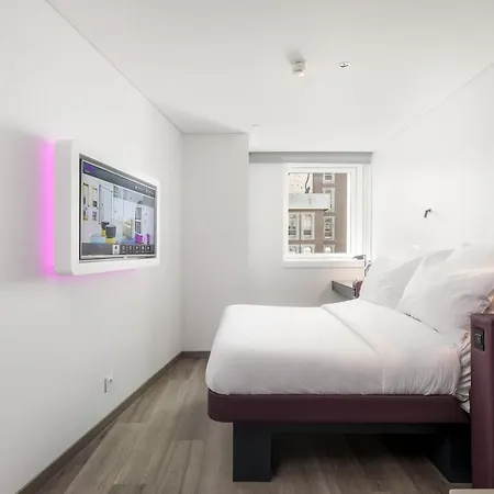 Yotel 4*