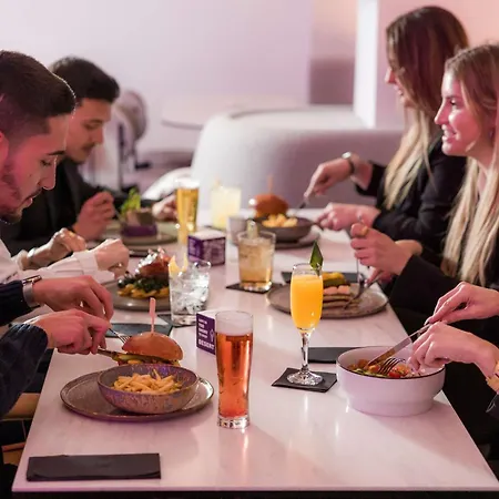Hotel Yotel 4*